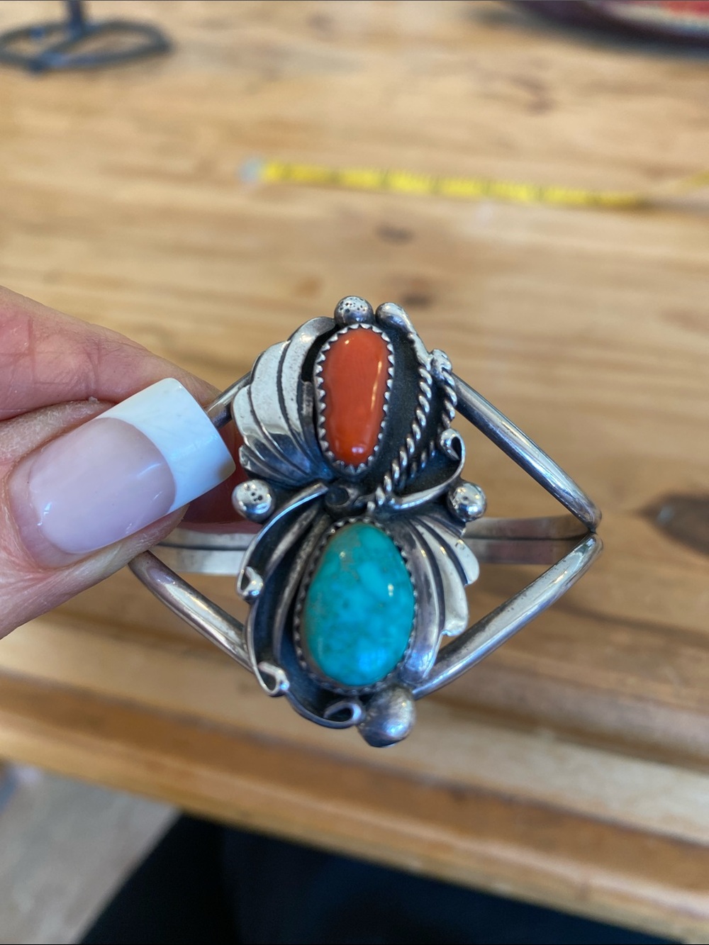 🎉 Vintage turquoise & Coral cuff bracelet! - Picture 9 of 9